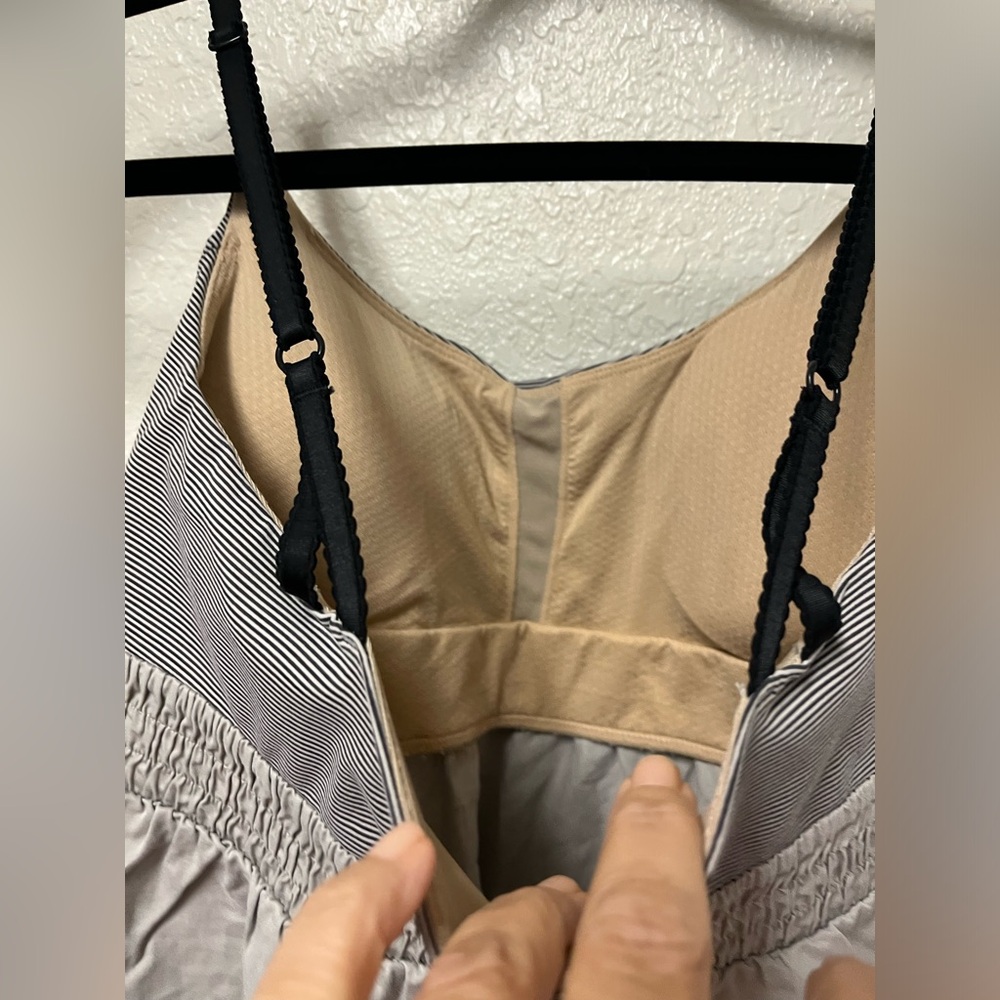 🍋 LULULEMON Bliss Tank Top Size 6 - Picture 16 of 16